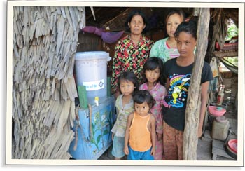 Dobrá voda pro kambodžskou rodinu stojí 250 korun | Skutečný dárek