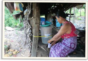 Dobrá voda pro kambodžskou rodinu stojí 250 korun | Skutečný dárek