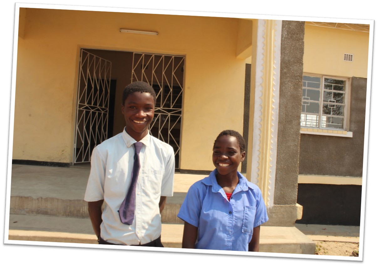 Děti v Zambii se radují z nové tabule | Skutečný dárek